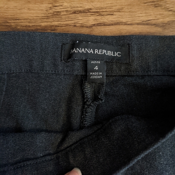 Banana Republic Black Cropped Pants - Picture 4 of 8